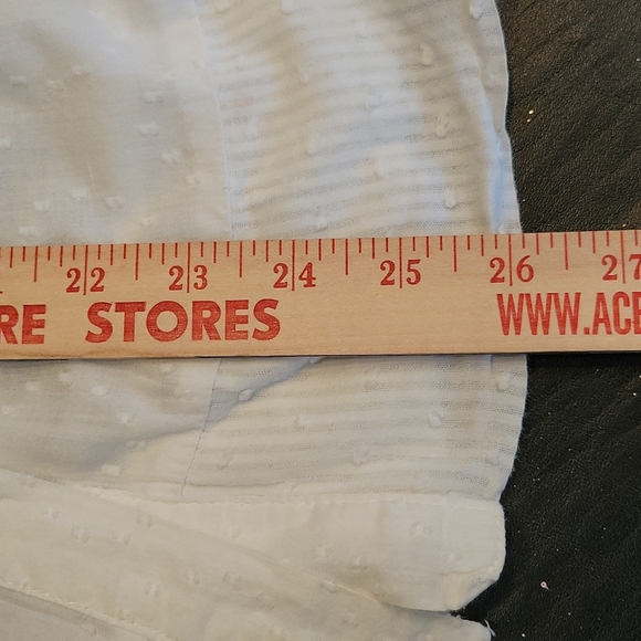 Flattering Embellished White 100% Cotton Button Down Blouse Size Medium - Picture 8 of 10